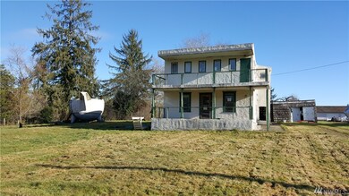 555 Mueller St, Raymond, WA 98577 - photo 2