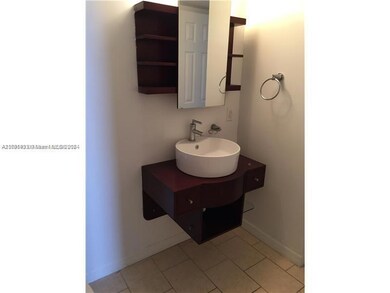 488 NW 165th St unit B-411, Miami, FL 33169 - photo 5