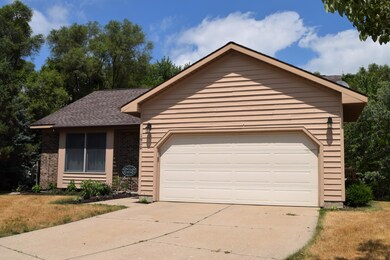 1809 Timberlane Ln NE, Grand Rapids, MI 49505 - photo 2