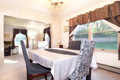 12012 Mohican Dr, Algonquin, IL 60102 - photo 2