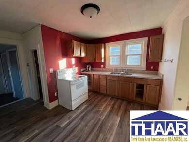 1047 N 9th St, Clinton, IN 47842 - photo 6