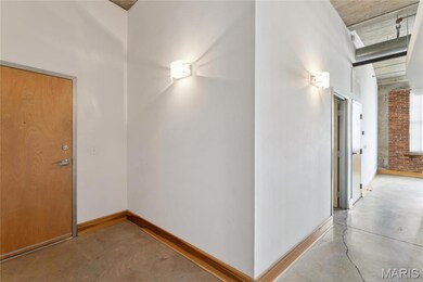 2201 Locust St unit 304, Saint Louis, MO 63103 - photo 5