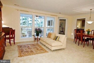 5715 Brewer House Cir unit 101IX, Rockville, MD 20852 - photo 2