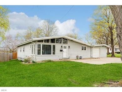 1016 63rd St, Windsor Heights, IA 50324 - photo 2