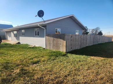 306 Robinson St, Grant, NE 69140 - photo 3