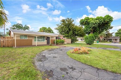 2441 Montego Dr, Miramar, FL 33023 - photo 2