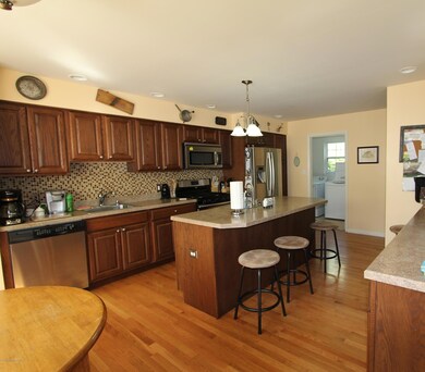 Eat In Kitchen