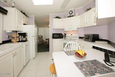 7694 Fox Hunter - Kitchen 1