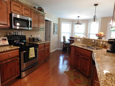 KITCHEN WITH LOTS OF COUNTER SPACE