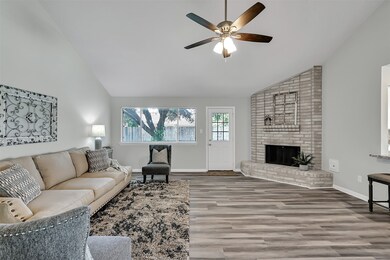 7235 Sonnet Glen Ln, Houston, TX 77095 - photo 4