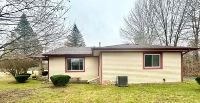 9366 Mcafee Rd, Montrose, MI 48457 - photo 5