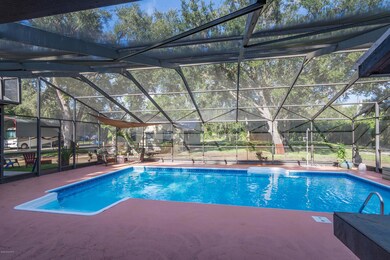 Sliders Open to Screened Pool