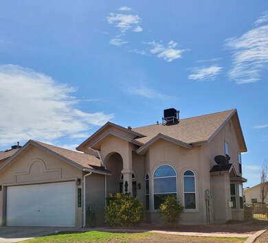 14296 Desert Sunset Dr, Horizon City, TX 79928 - photo 2