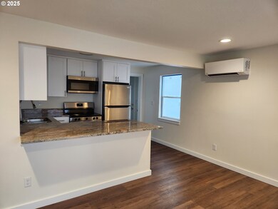 2604 J St, Springfield, OR 97477 - photo 3