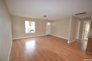 1060 16th Ave SW, Albany, OR 97321 - photo 2
