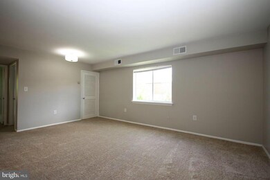 7493 Prince Charles Ct unit 10, Manassas, VA 20111 - photo 6
