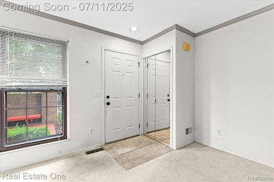 FRONT ENTRYWAY