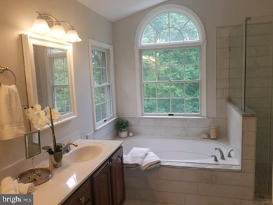 3005 Whispering Dr, Prince Frederick, MD 20678 - photo 6