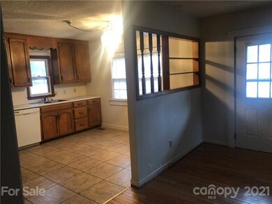 812 Woods Dr, Statesville, NC 28677 - photo 3