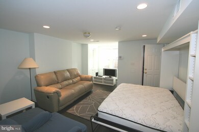 1010 F St NE, Washington, DC 20002 - photo 6