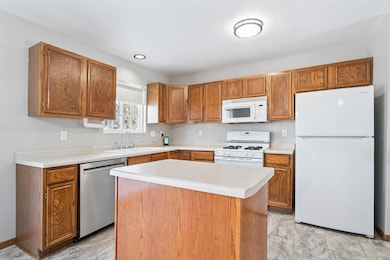 5302 Marius Dr, Cedar Falls, IA 50613 - photo 6