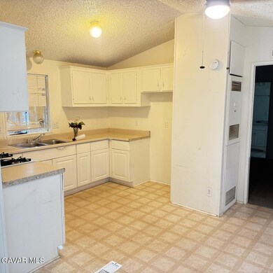 3348 Fremont Ave unit 42, Mojave, CA 93501 - photo 4