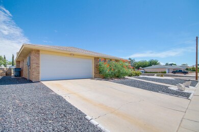 10119 Woodway Dr, El Paso, TX 79925 - photo 4