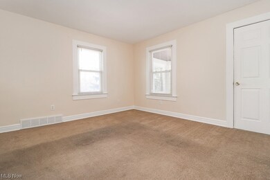 19211 Shawnee Ave unit 2/UP, Cleveland, OH 44119 - photo 6