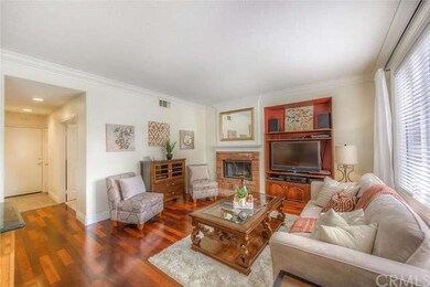 Family Rm w/Built In Entertainment Center, Hardwoo