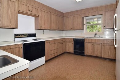 166 Wolverstone Rd, East Greenwich, RI 02818 - photo 4