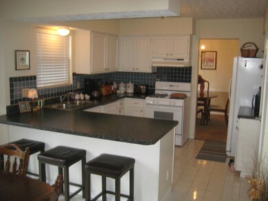 5586 Maleka Ct, Columbus, OH 43235 - photo 5