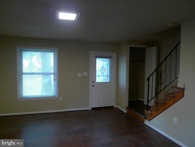 8270 Imperial Dr, Laurel, MD 20708 - photo 5