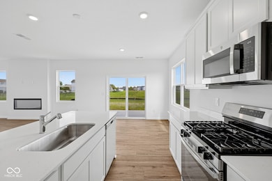 1890 Victor Higgins Dr, Shelbyville, IN 46176 - photo 3