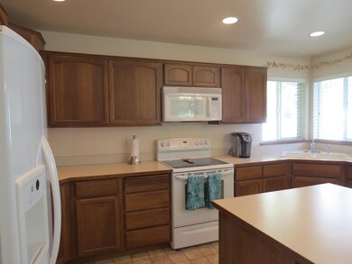 6.  LOTS OF KITCHEN CABINETS