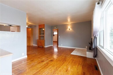 629 S 5th Ave E, Newton, IA 50208 - photo 4