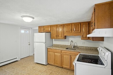 56 Campbell St unit 56R, Woburn, MA 01801 - photo 4