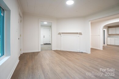 2901 N Shipp Ave, Newton, NC 28658 - photo 6