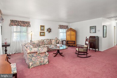 13006 Viewpoint Ln, Bowie, MD 20715 - photo 5