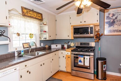 27 Jennifer Rd, Schenectady, NY 12302 - photo 7