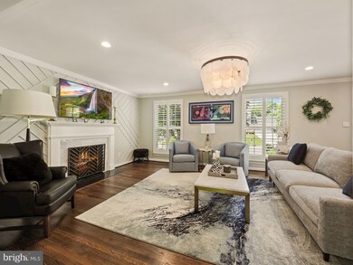 8021 Horseshoe Ln, Potomac, MD 20854 - photo 3