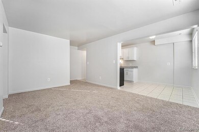 45210 Keding St unit 101, Utica, MI 48317 - photo 4