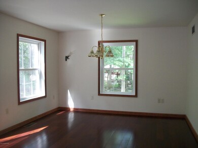 176 Sandlewood Dr, East Stroudsburg, PA 18301 - photo 3