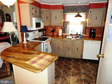 1503 Berkley Ct unit TRLR I, Harwood, MD 20776 - photo 2