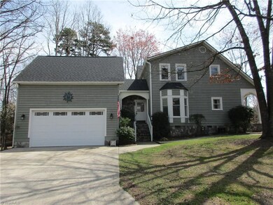 1701 Plateau Ct, High Point, NC 27265 - photo 4