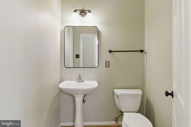 20801 Shamrock Glen Cir, Germantown, MD 20874 - photo 5