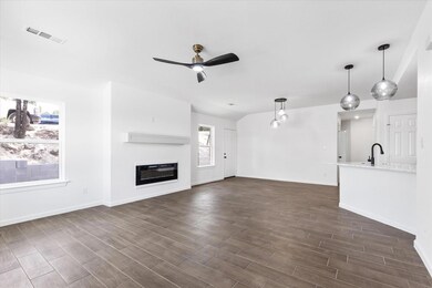 2410 Fox Ct, Granbury, TX 76048 - photo 6