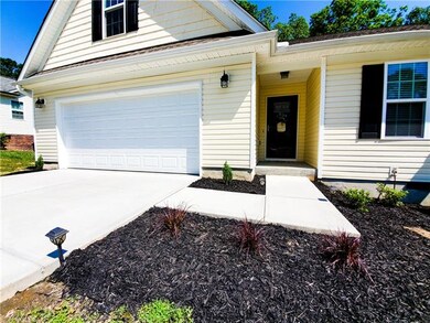 1724 Riverstone Dr, Lincolnton, NC 28092 - photo 4