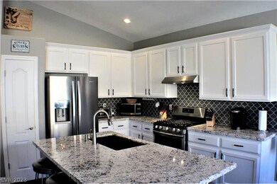 ROOMY KITCHEN BOASTS BREAKFAST BAR/ISLAND, UPGRADE
