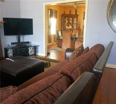 Living Room gives enough openness to dining room f