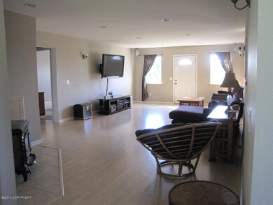 Sunny Frontroom